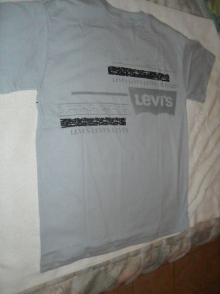 camiseta Levi's